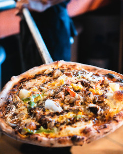 Antigua Restaurants & Bars: Paparazzi Pizzeria and Bar